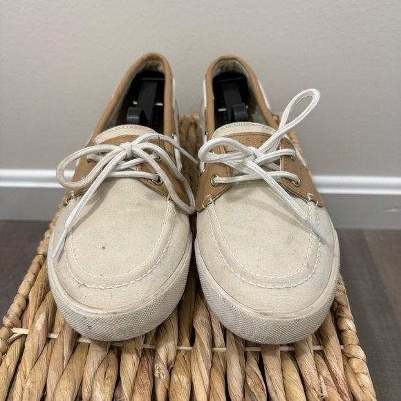 Tommy Hilfiger White & Tan Slip On Boat Shoes 8 - Picture 4 of 8